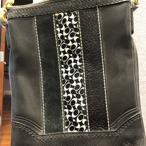 Coach Cross Body Swing bag/100% Authentic